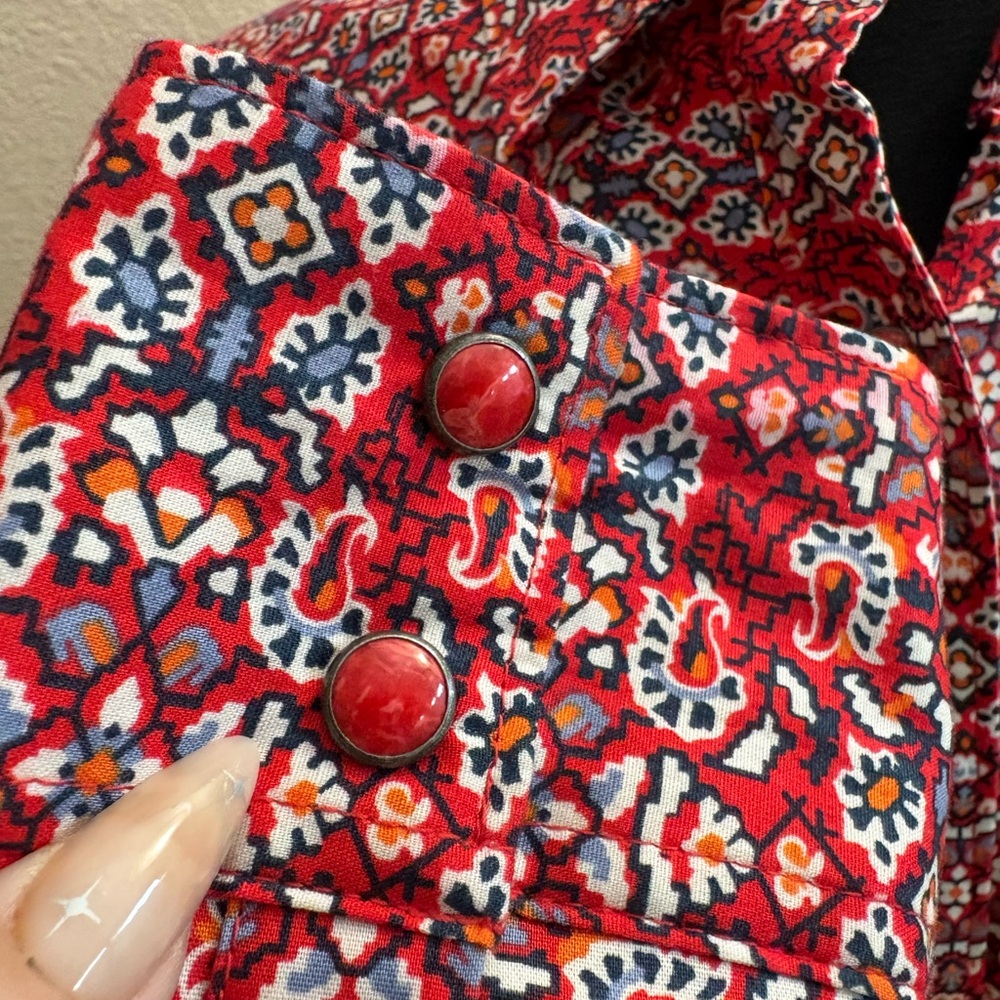 Cinch Women's Red Patterned Button Down Shirt - image 3